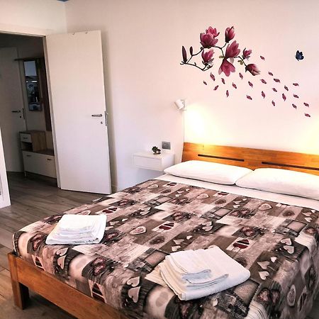 Butterfly Apt In Suna With Garage 韦尔巴尼亚 外观 照片