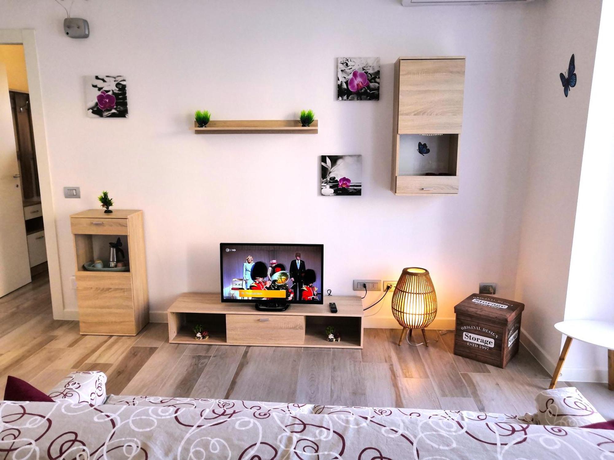 Butterfly Apt In Suna With Garage 韦尔巴尼亚 外观 照片
