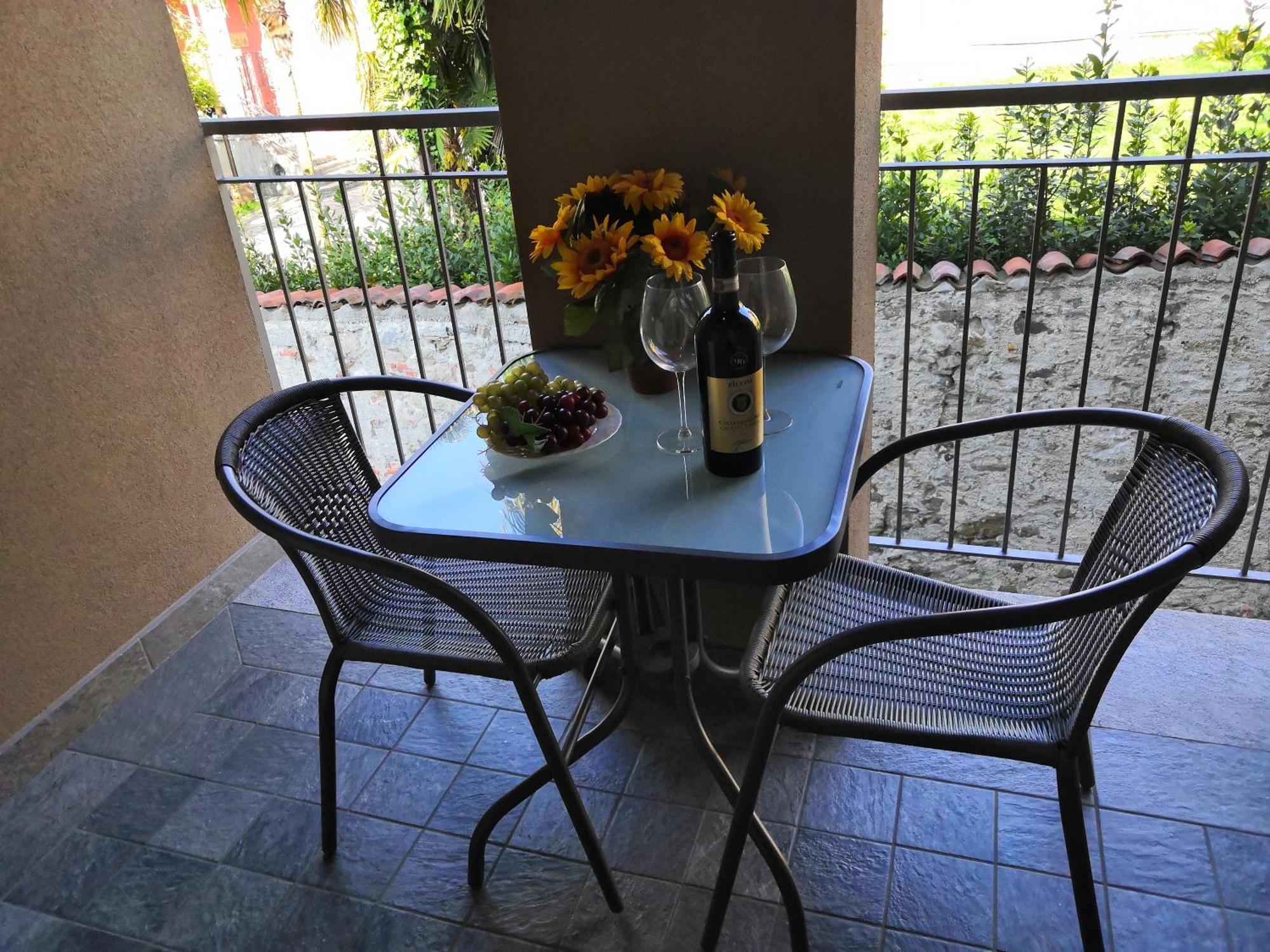 Butterfly Apt In Suna With Garage 韦尔巴尼亚 外观 照片